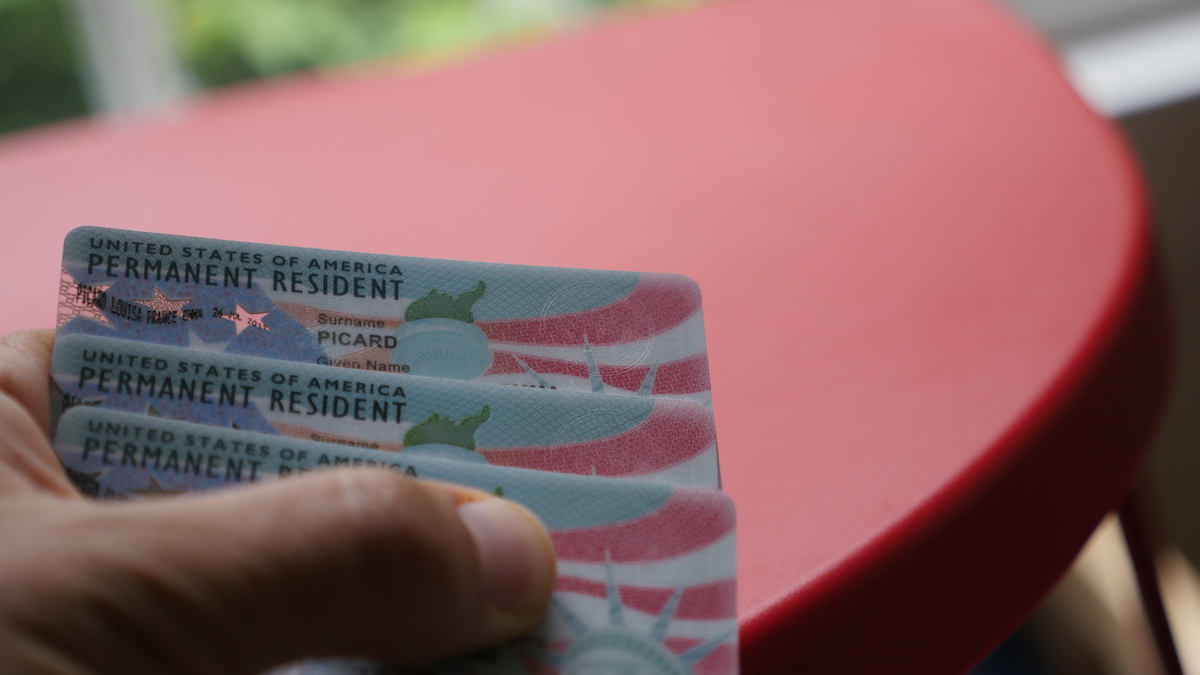 Qu'est-ce que la green card, la carte verte de résident permanent américain ? Qu'est-ce que la green card, la carte verte de résident permanent américain ?