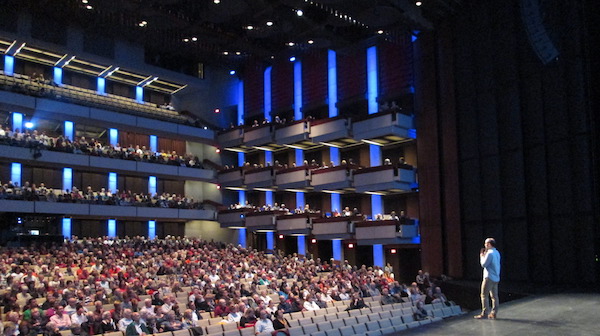 François sur la scène du Grand théâtre de la ville de Québec.